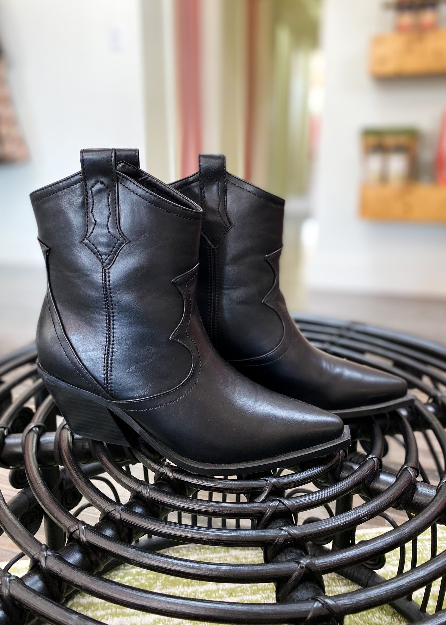 Ulira Short Black Cowboy Boot